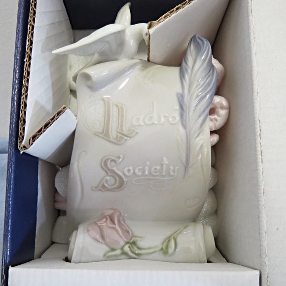 1998 LLADRO SOCIETY GLAZED PORCELAIN "ART BRINGS US TOGETHER" #7677 In Box - Picture 4 of 5